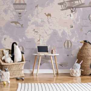 Carta da parati Mappa del mondo per bambini con animali, aeroplani e mongolfiere. Lingua polacca. Colore viola.
